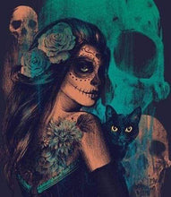 Laden Sie das Bild in den Galerie-Viewer, Diamond Painting, Tödliche Schönheit