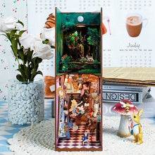 Laden Sie das Bild in den Galerie-Viewer, Book Nook - Alice im Wunderland