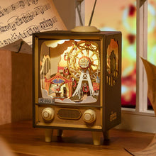 Laden Sie das Bild in den Galerie-Viewer, 3D Puzzle - Spieluhr Karneval bei Sonnenuntergang