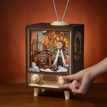 Laden Sie das Bild in den Galerie-Viewer, 3D Puzzle - Spieluhr Karneval bei Sonnenuntergang