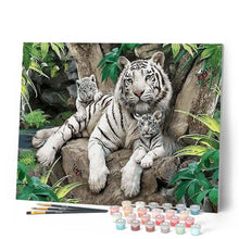 Laden Sie das Bild in den Galerie-Viewer, Malen nach Zahlen für Erwachsene | Weiße Tigerfamilie | Figured'Art
