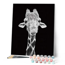 Laden Sie das Bild in den Galerie-Viewer, Malen nach Zahlen für Erwachsene | Giraffe in schwarzweiß | Figured'Art