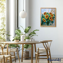 Laden Sie das Bild in den Galerie-Viewer, Transparente Vase und Sonnenblumen