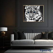 Laden Sie das Bild in den Galerie-Viewer, Porträt eines Tigers mit blauen Augen