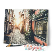 Laden Sie das Bild in den Galerie-Viewer, Malen nach Zahlen für Erwachsene | Sonnenuntergang in der Gasse | Figured'Art