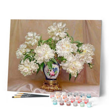 Laden Sie das Bild in den Galerie-Viewer, Malen nach Zahlen für Erwachsene | Weiße Blumen und kostbare Vase | Figured'Art