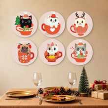 Laden Sie das Bild in den Galerie-Viewer, Mini Serie Malen nach Zahlen - Scheiben Ø20cm (6 Stück) - Katzen in Weihnachtstassen