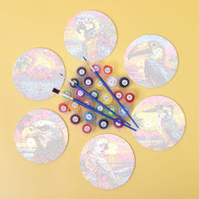 Laden Sie das Bild in den Galerie-Viewer, Malen nach Zahlen 15 cm Untersetzer (6 Stück) - Lebhafte Tropische Vögel