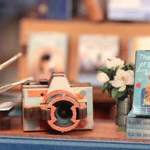 Laden Sie das Bild in den Galerie-Viewer, Book Nook - Literaturbuchhandlung