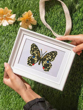 Laden Sie das Bild in den Galerie-Viewer, Mini Serie Diamond Painting - Schmetterlinge 2