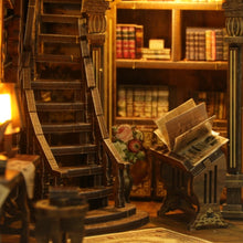 Laden Sie das Bild in den Galerie-Viewer, Book Nook - Antiker Bibliotheksraum