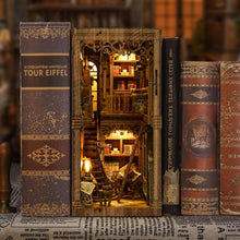 Laden Sie das Bild in den Galerie-Viewer, Book Nook - Antiker Bibliotheksraum