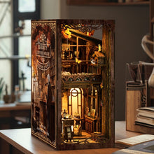 Laden Sie das Bild in den Galerie-Viewer, Book Nook - Café der Gelassenheit Figured'Art