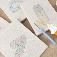 Laden Sie das Bild in den Galerie-Viewer, Punch Needle Set (4 Stück) mit Rahmen - Kawaii Schreibwaren 1