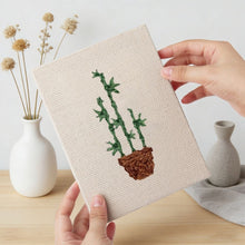Laden Sie das Bild in den Galerie-Viewer, Punch Needle Set (4 Stück) mit Rahmen - Urbaner Dschungel 3