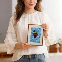 Laden Sie das Bild in den Galerie-Viewer, Punch Needle Set (4 Stück) mit Rahmen - Snackzeit 2