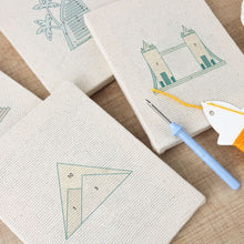 Laden Sie das Bild in den Galerie-Viewer, Punch Needle Set (4 Stück) mit Rahmen - Welt Sehenswürdigkeiten Set
