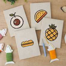 Laden Sie das Bild in den Galerie-Viewer, Punch Needle Set (4 Stück) mit Rahmen - Tropischer Snack Mix