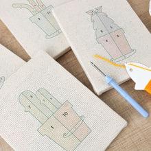 Laden Sie das Bild in den Galerie-Viewer, Punch Needle Set (4 Stück) mit Rahmen - Glückliche Pflanzen 1