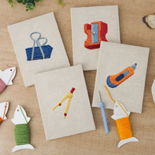 Laden Sie das Bild in den Galerie-Viewer, Punch Needle Set (4 Stück) mit Rahmen - Schreibtisch Zubehör Kollektion