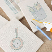 Laden Sie das Bild in den Galerie-Viewer, Punch Needle Set (4 Stück) mit Rahmen - Minimalistische Schreibtisch Icons