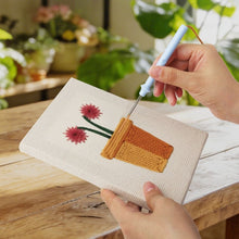 Laden Sie das Bild in den Galerie-Viewer, Punch Needle Set (4 Stück) mit Rahmen - Blühende Mini Töpfe 1