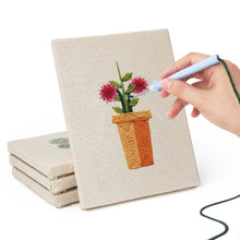 Laden Sie das Bild in den Galerie-Viewer, Punch Needle Set (4 Stück) mit Rahmen - Blühende Mini Töpfe 3