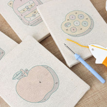 Laden Sie das Bild in den Galerie-Viewer, Punch Needle Set (4 Stück) mit Rahmen - Zurück zur Schule 1