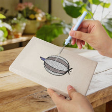 Laden Sie das Bild in den Galerie-Viewer, Punch Needle Set (4 Stück) mit Rahmen - Gemüse Köstlichkeiten