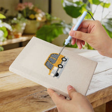 Laden Sie das Bild in den Galerie-Viewer, Punch Needle Set (4 Stück) mit Rahmen - Auto Kollektion