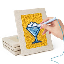 Laden Sie das Bild in den Galerie-Viewer, Punch Needle Set (4 Stück) mit Rahmen - Leckere Snacks