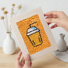 Laden Sie das Bild in den Galerie-Viewer, Punch Needle Set (4 Stück) mit Rahmen - Leckeres Essen