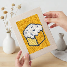 Laden Sie das Bild in den Galerie-Viewer, Punch Needle Set (4 Stück) mit Rahmen - Leckere Köstlichkeiten