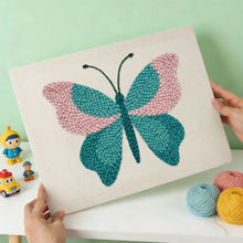 Laden Sie das Bild in den Galerie-Viewer, Punch Needle mit Rahmen - Azurblauer Schmetterling