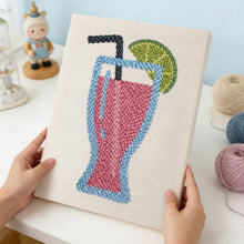 Laden Sie das Bild in den Galerie-Viewer, Punch Needle mit Rahmen - Rosa Limonade