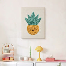 Laden Sie das Bild in den Galerie-Viewer, Punch Needle mit Rahmen - Sonniger Ananas