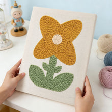 Laden Sie das Bild in den Galerie-Viewer, Punch Needle mit Rahmen - Sonnige Blume