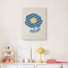 Laden Sie das Bild in den Galerie-Viewer, Punch Needle mit Rahmen - Blaue Blume
