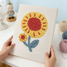 Laden Sie das Bild in den Galerie-Viewer, Punch Needle mit Rahmen - Sonnenblume