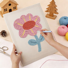 Laden Sie das Bild in den Galerie-Viewer, Punch Needle mit Rahmen - Sanfte Blume