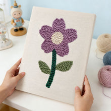 Laden Sie das Bild in den Galerie-Viewer, Punch Needle mit Rahmen - Sanfte Frühlingsblume