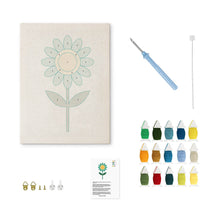 Laden Sie das Bild in den Galerie-Viewer, Punch Needle mit Rahmen - Blauer Himmel Blüte