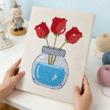 Laden Sie das Bild in den Galerie-Viewer, Punch Needle mit Rahmen - Tulpen im Glas