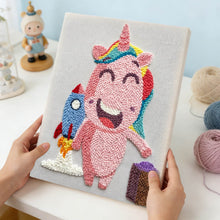 Laden Sie das Bild in den Galerie-Viewer, Punch Needle mit Rahmen - Einhorn Abenteuer