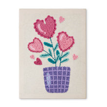 Laden Sie das Bild in den Galerie-Viewer, Punch Needle mit Rahmen - Herzliche Blumen Figured'Art
