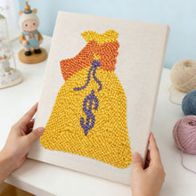 Laden Sie das Bild in den Galerie-Viewer, Punch Needle mit Rahmen - Goldenes Glück