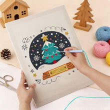 Laden Sie das Bild in den Galerie-Viewer, Punch Needle mit Rahmen - Magischer Weihnachtsbaum