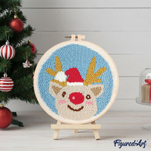 Laden Sie das Bild in den Galerie-Viewer, Punch Needle Rentier mit roter Nase