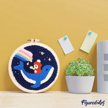 Laden Sie das Bild in den Galerie-Viewer, Punch Needle Kleiner Junge und ein Wal