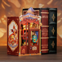Laden Sie das Bild in den Galerie-Viewer, Book Nook - Wunderbarer Spielzeugladen
